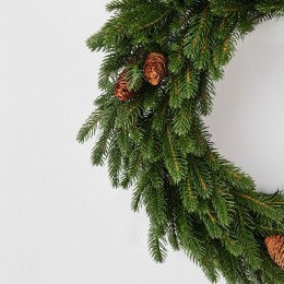 Венок рождественский BINOSHE Cones 60 см